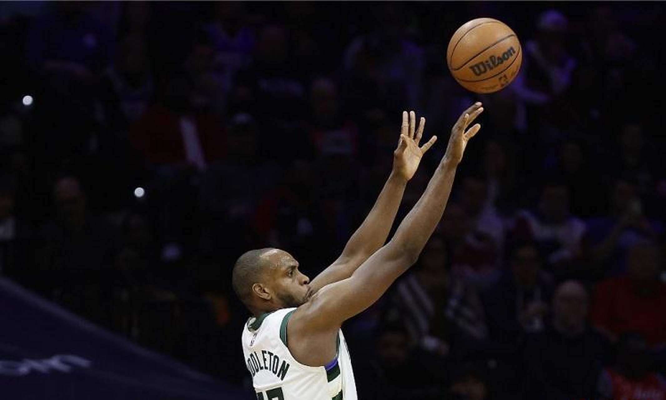 雄鹿球员米德尔顿成为湿地主保护倡导者