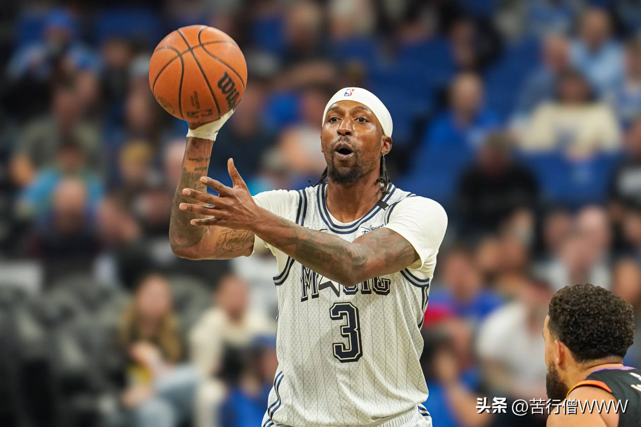 尼克斯鏖战魔术，福克斯关键制胜的简单介绍