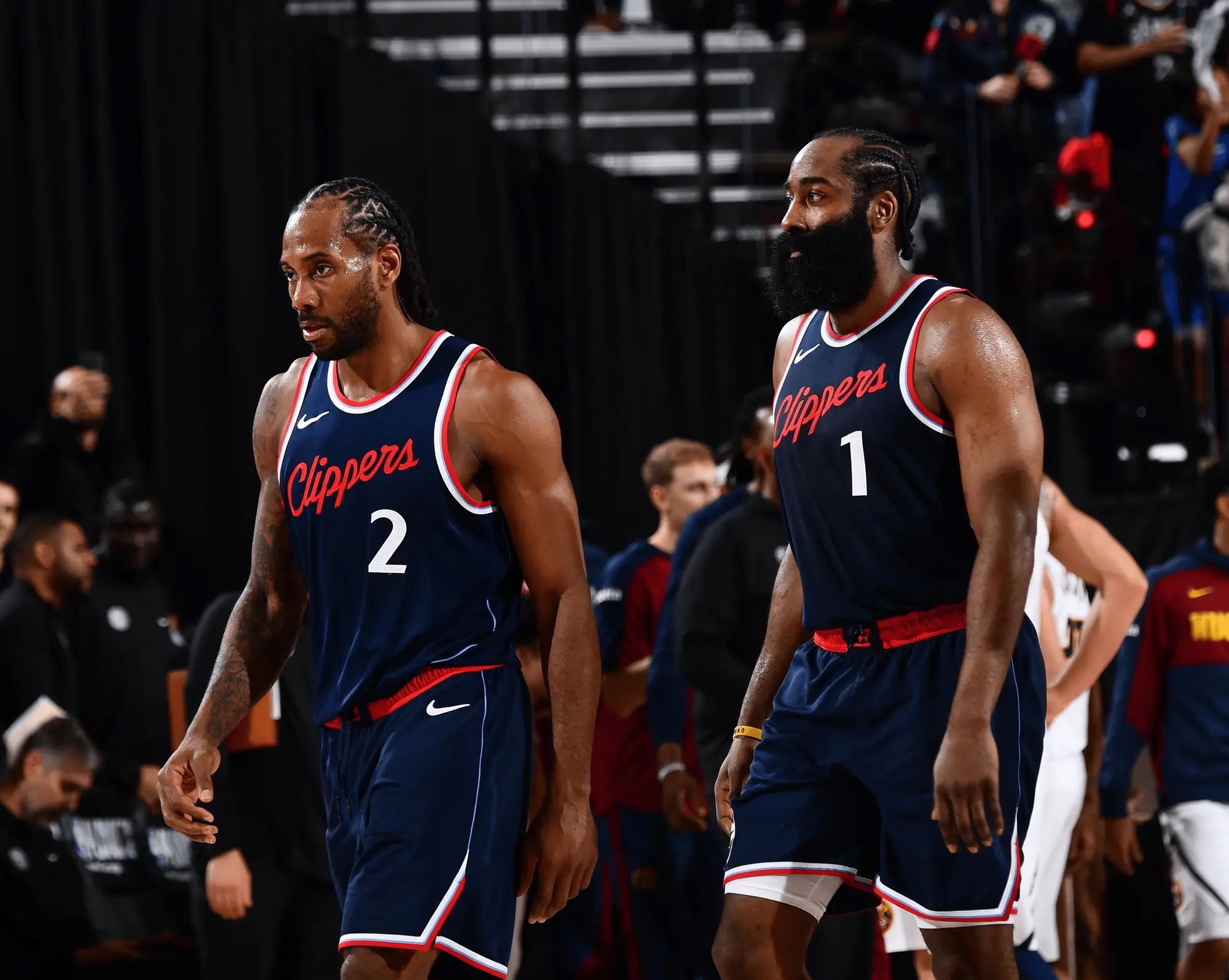 包含快船鏖战爵士，莫里斯统治全场的词条