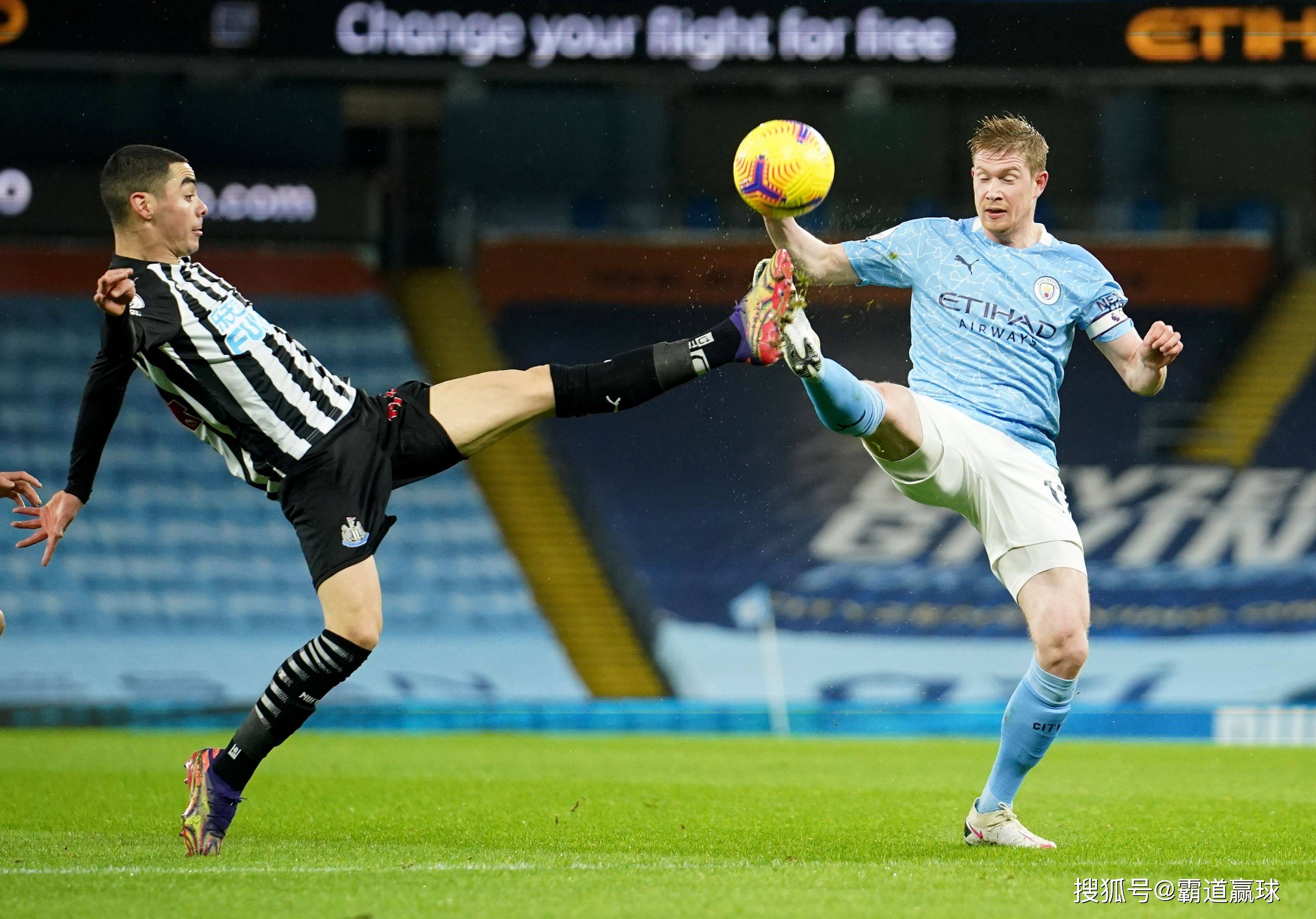 曼城力克荷兰，范佩西关键制胜