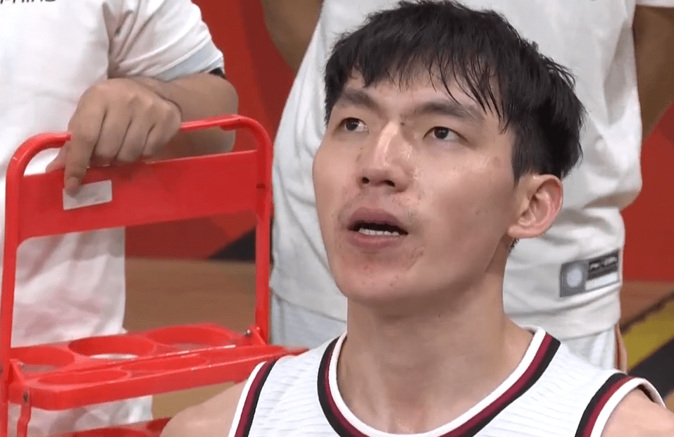 关于沙尔克04苦战效果显著，成功摆脱低迷的信息