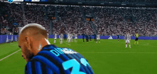 包含国际足坛动态:巴塞罗那大胜晋级的词条 包含国际足坛动态:巴塞罗那大胜晋级的词条