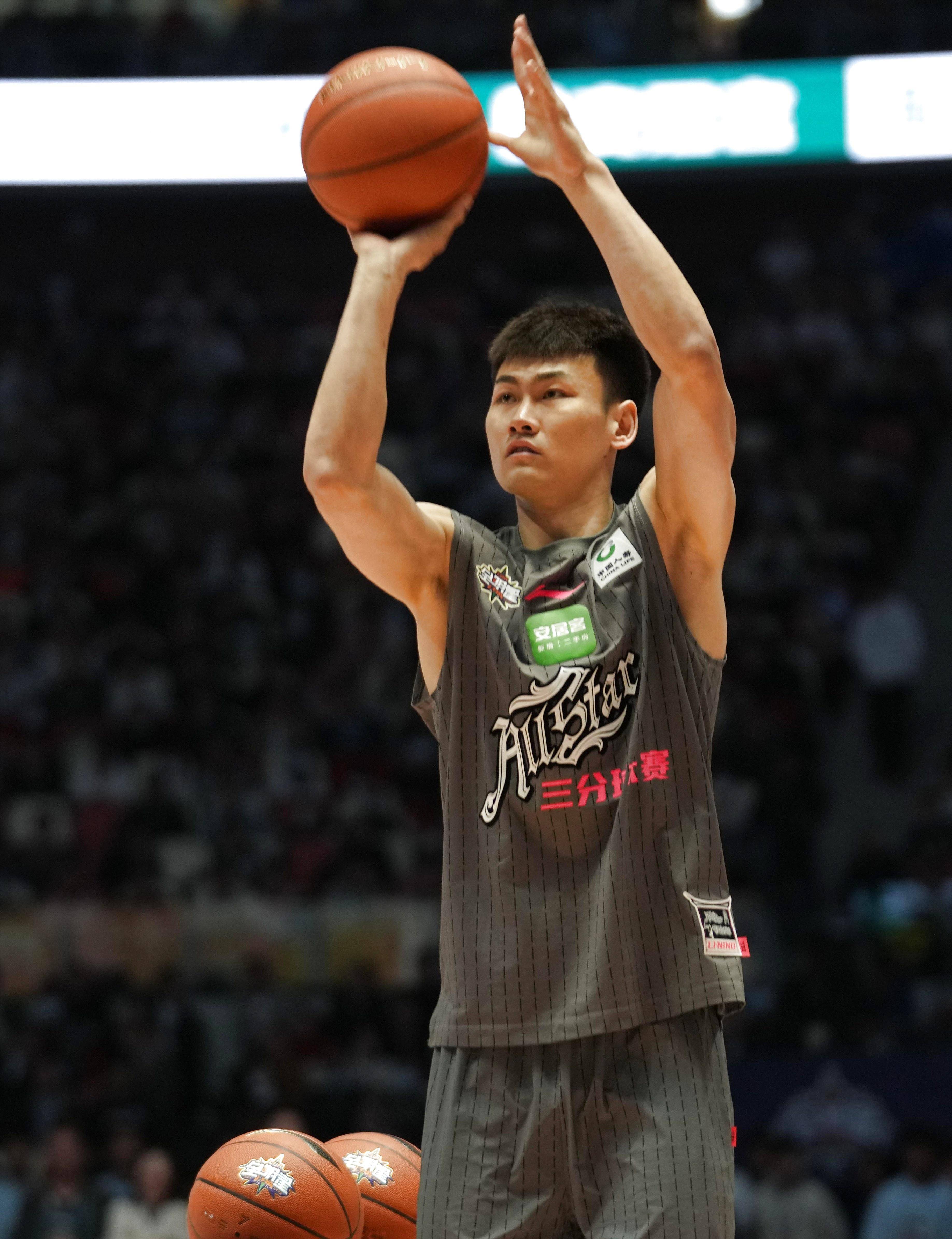 本赛季篮球比赛中引人注目的球员