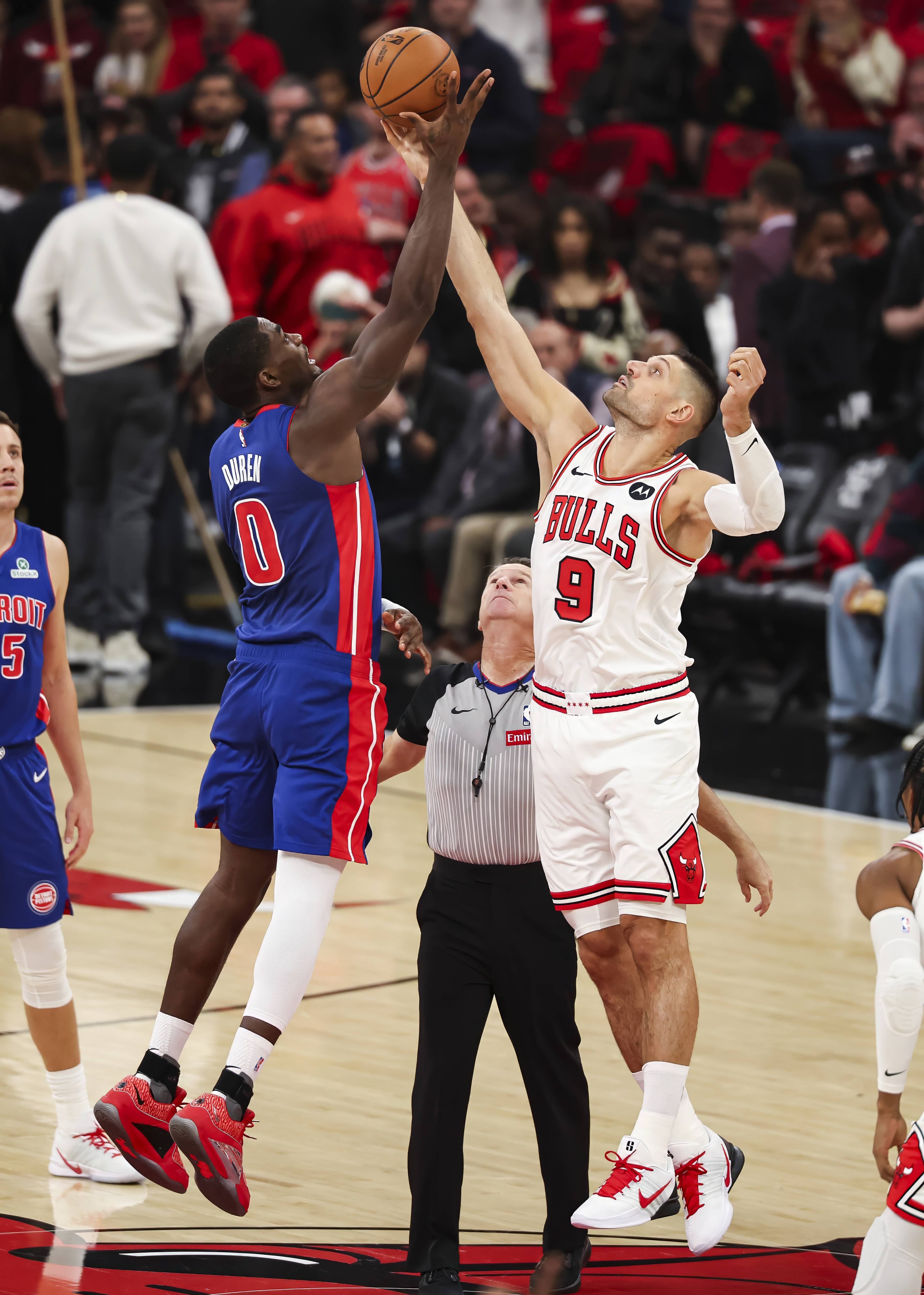 本赛季篮球比赛中引人注目的球员