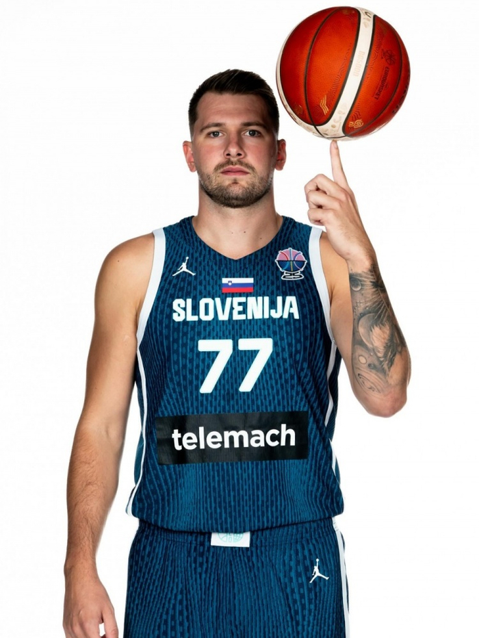 斯洛文尼亚客场战胜克耶那,欧预赛首秀取胜 斯洛文尼亚客场战胜克耶那,欧预赛首秀取胜