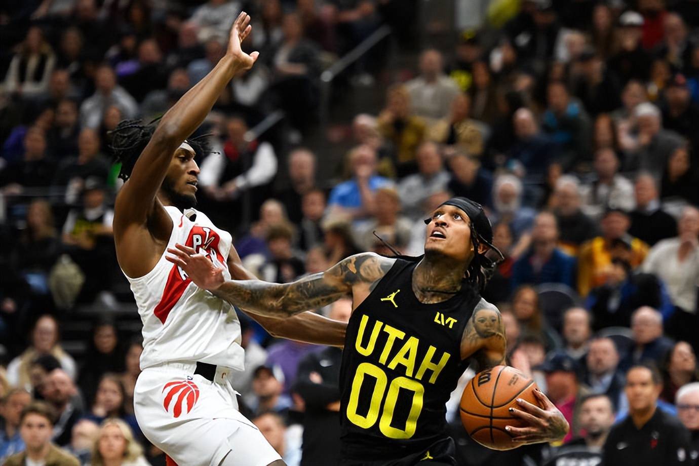 爵士联手灭猛龙，卢比奥命中绝杀