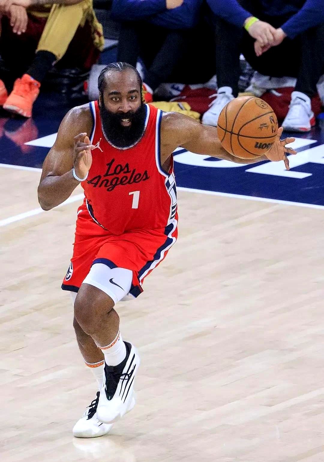 快船迎战马刺，冲刺胜利之路的简单介绍