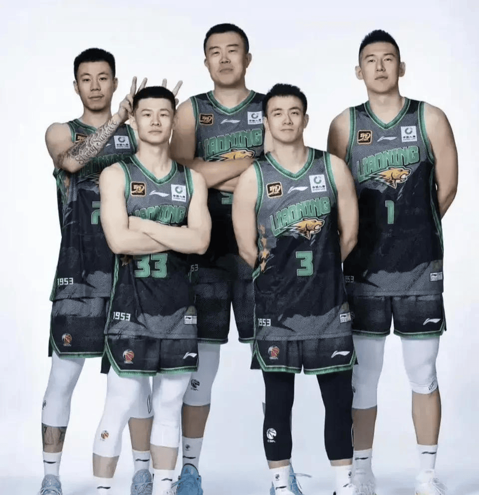 辽宁男篮主场逆转广东,登上榜首位置 辽宁男篮主场逆转广东,登上榜首位置