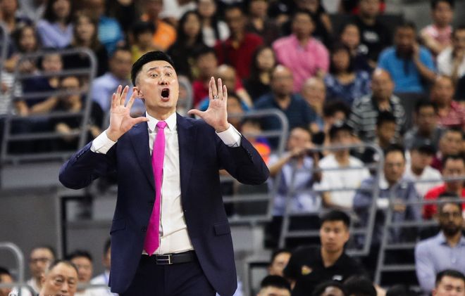 小将横空出世,成为队内焦点 小将横空出世,成为队内焦点