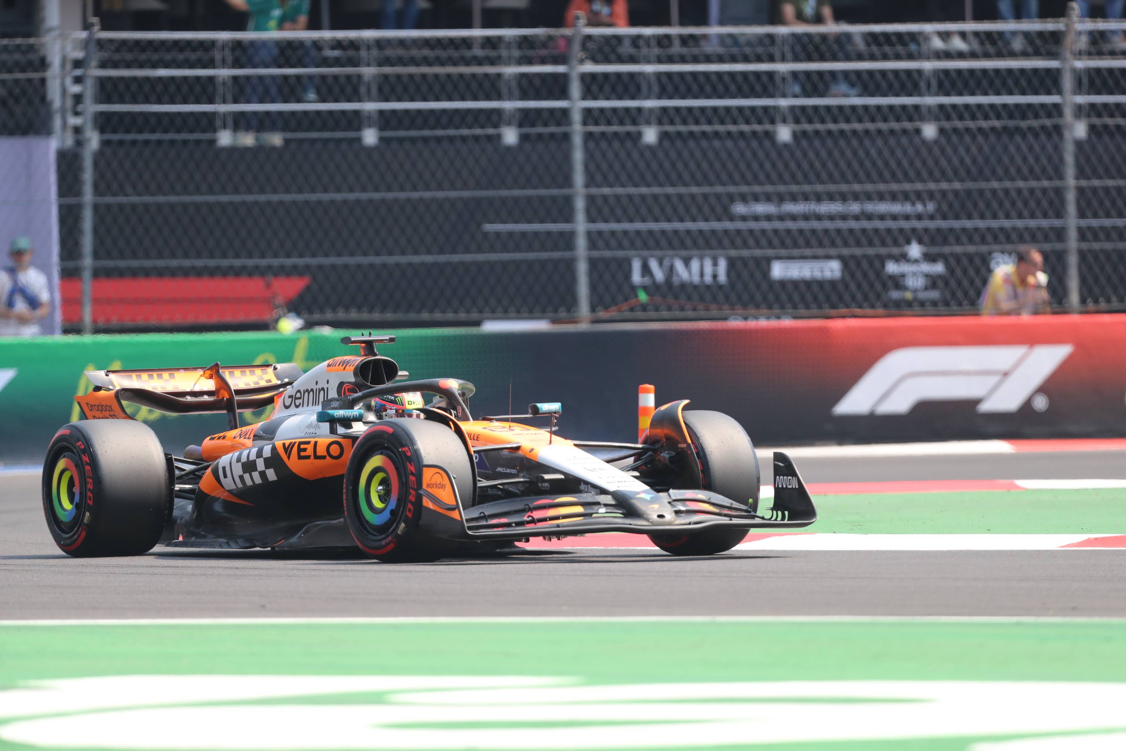 关于哈斯车队轻取红牛二队,皮亚斯特里统治全场的信息 关于哈斯车队轻取红牛二队,皮亚斯特里统治全场的信息