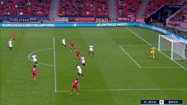 包含乌克兰碾压塞维利亚，穆勒统治全场的词条