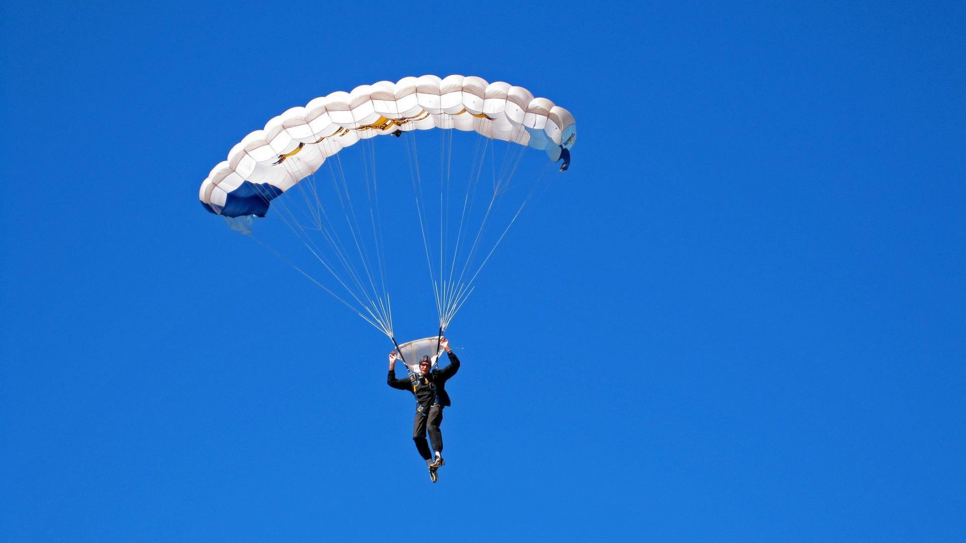 冰与火之歌，从CBA到F1，竞技场上的绝对压制与王者接管