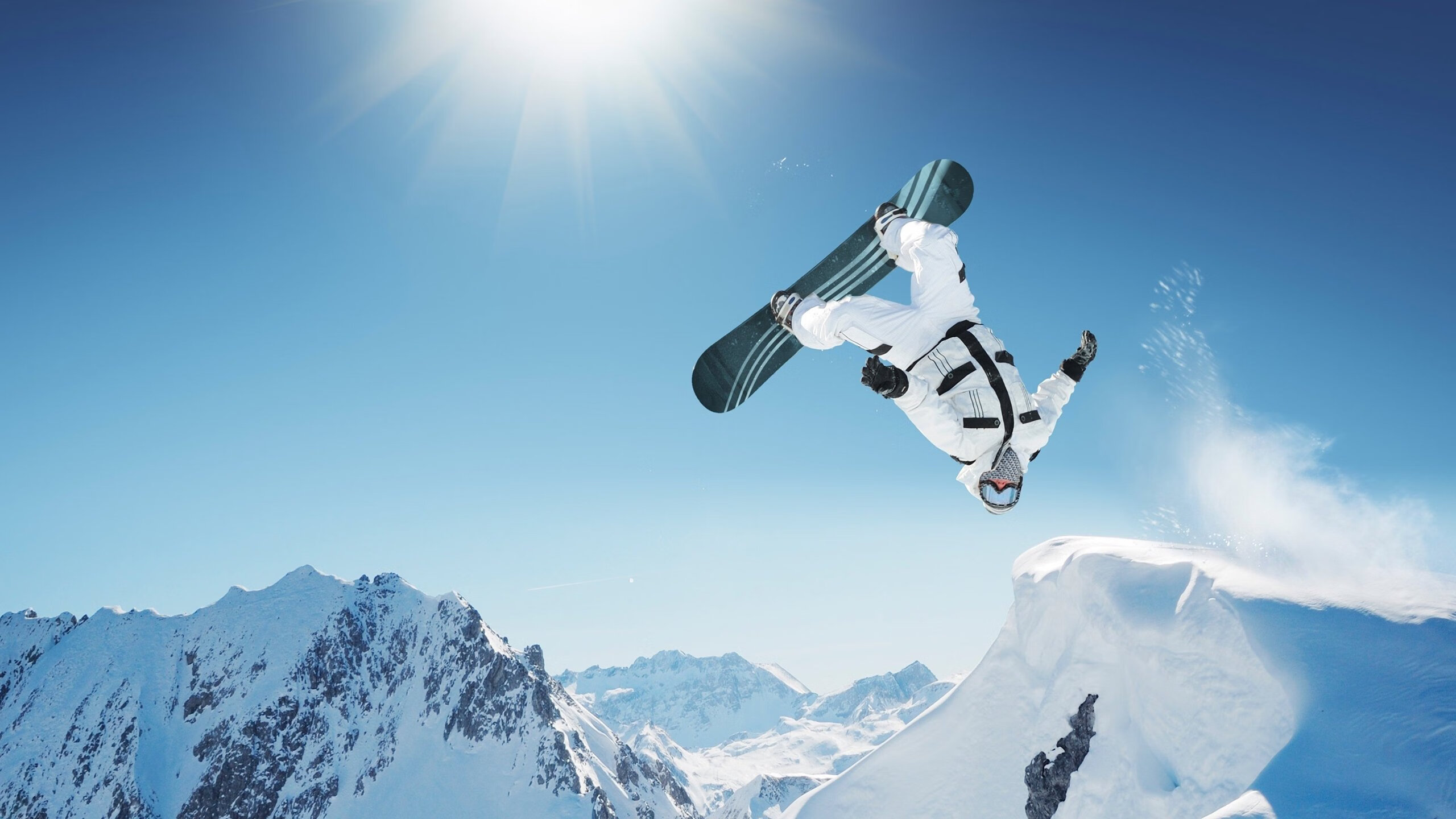 杰伦格林爆发引领爵士关键战突围,雄鹿防线在盐湖城冰封