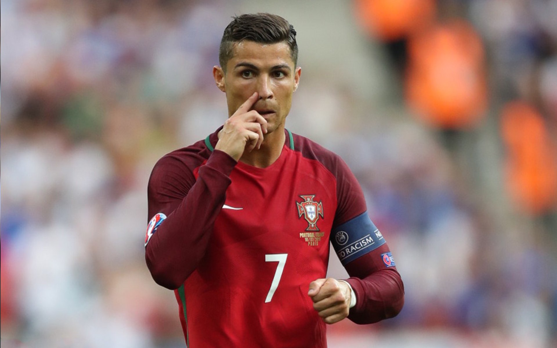 葡萄牙队轻取瑞典队，许昕状态火热，绿茵场与乒乓台的双重奏